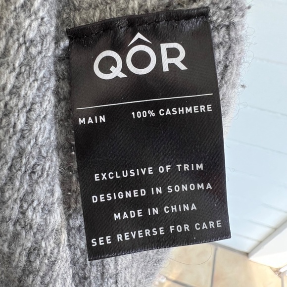 QOR 100% Cashmere Hat & Scarf Set in Light Heather Gray Waffle Knit - Picture 4 of 8